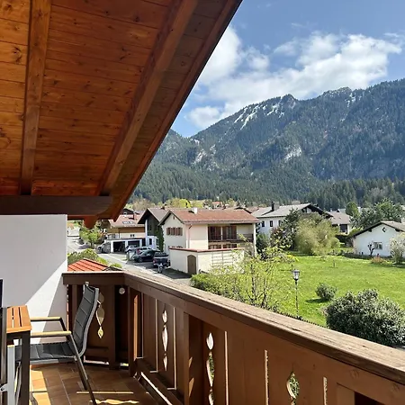 Oberammergau, Im Gemuetlichen Dachgeschoss * Oberammergau